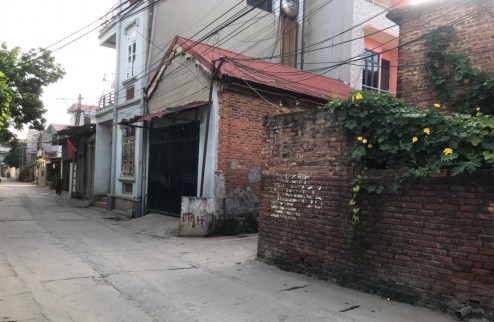 Đất sẵn nhà 3 tầng mới, đẹp. gần vành đai 4