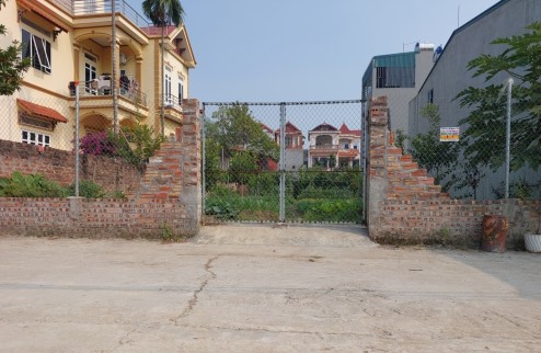 Bán lô đất 241m2, giá chỉ 1x (tr/m2) tại tổ 9 Quang Minh