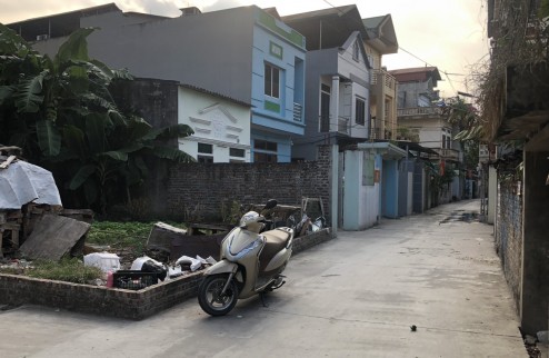 Lô góc diện tích nhỏ mặt tiền rộng 0989726892